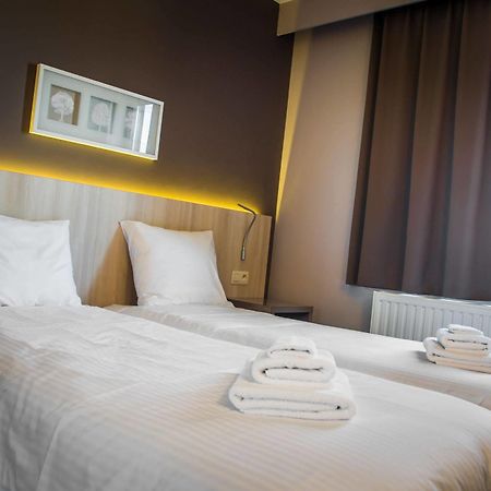 Hotel Les 100 Ciels Saint-Hubert Εξωτερικό φωτογραφία