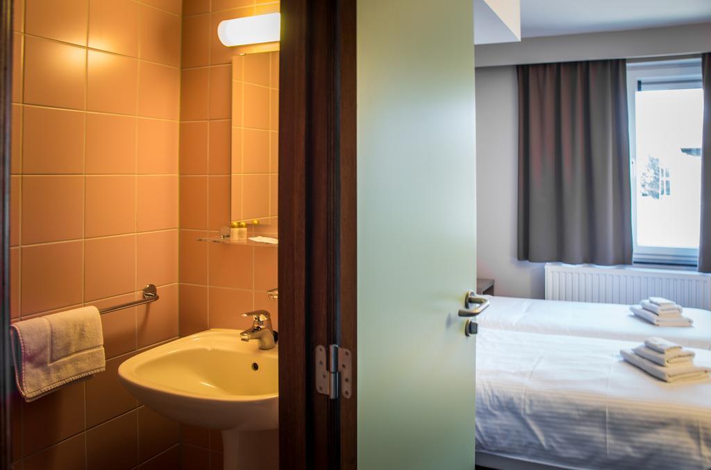 Hotel Les 100 Ciels Saint-Hubert Εξωτερικό φωτογραφία