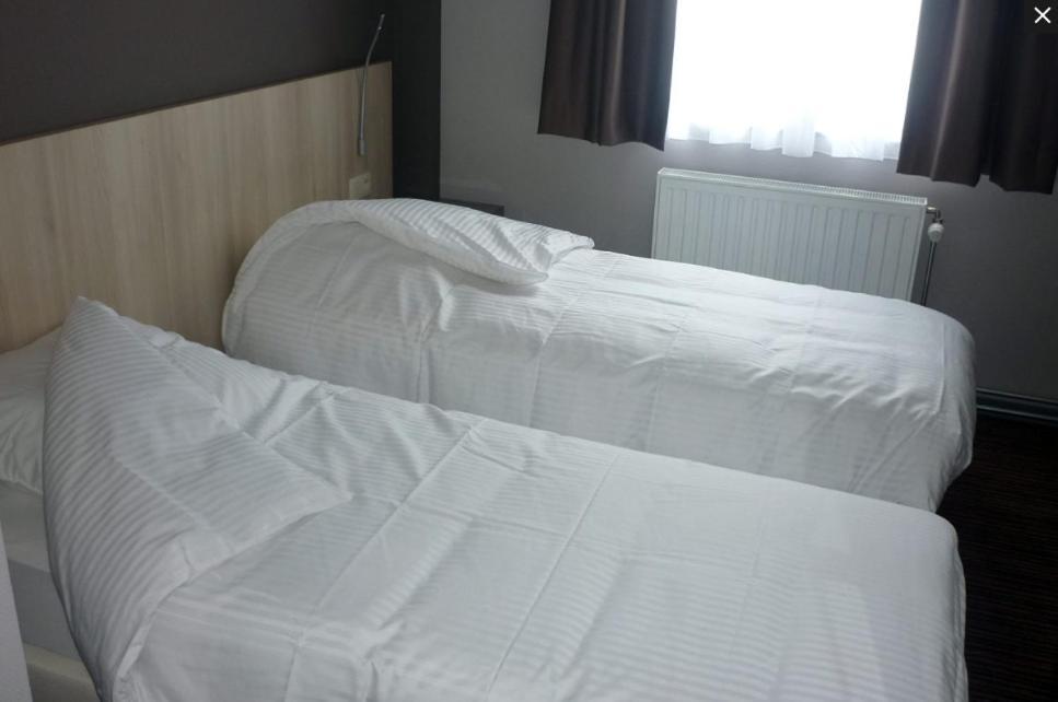 Hotel Les 100 Ciels Saint-Hubert Δωμάτιο φωτογραφία